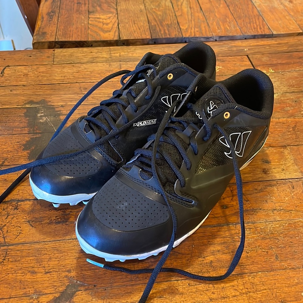 Warrior cleats size 9.5
